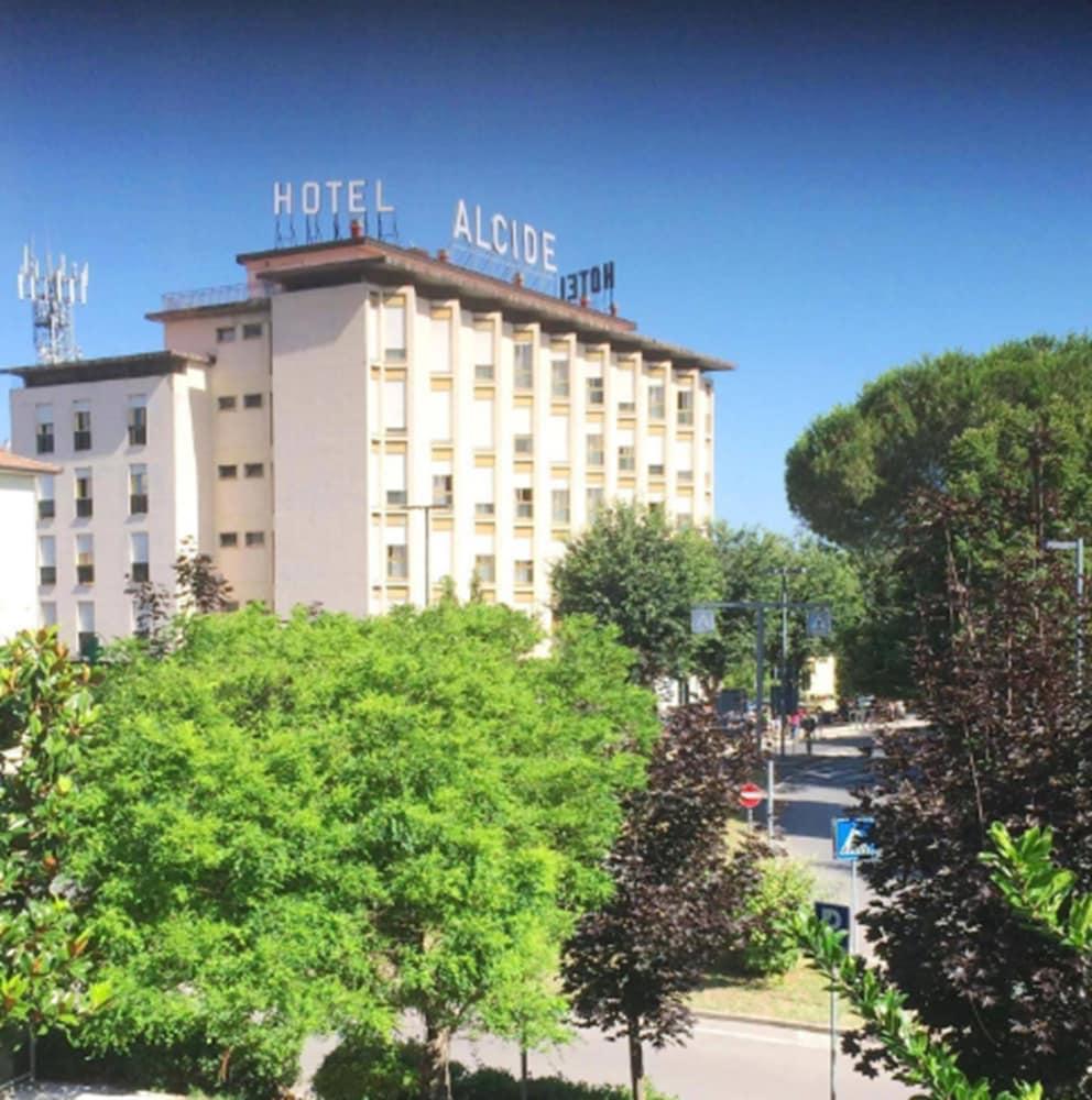 Hotel Ristorante Alcide Poggibonsi Exterior foto